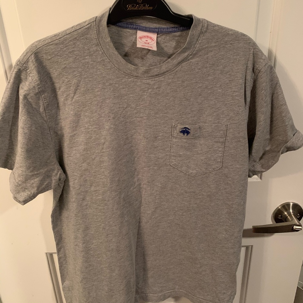 Men’s Brooks brothers t shirt